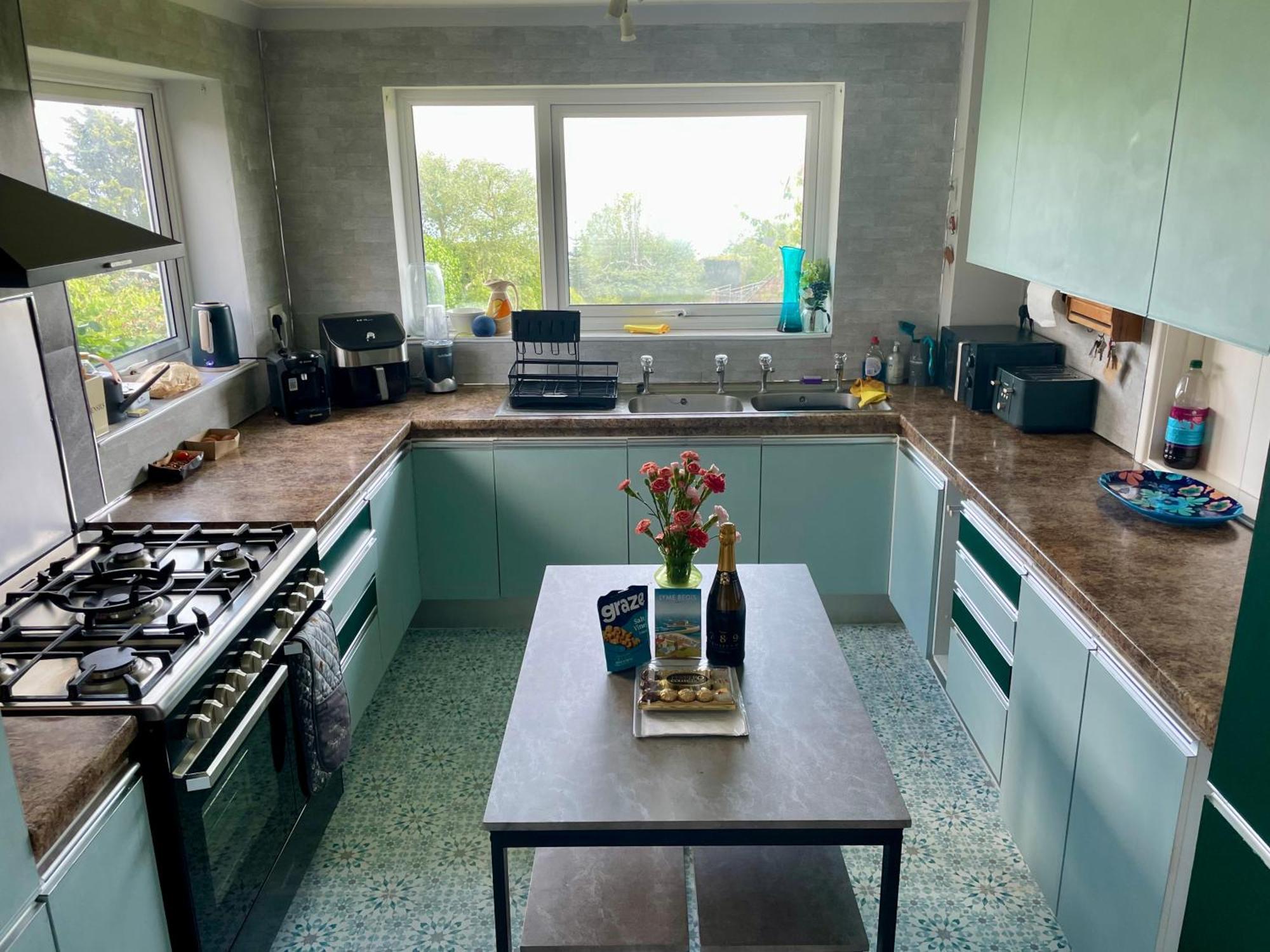 Stunning Charmouth Property With Bay Views! Екстер'єр фото