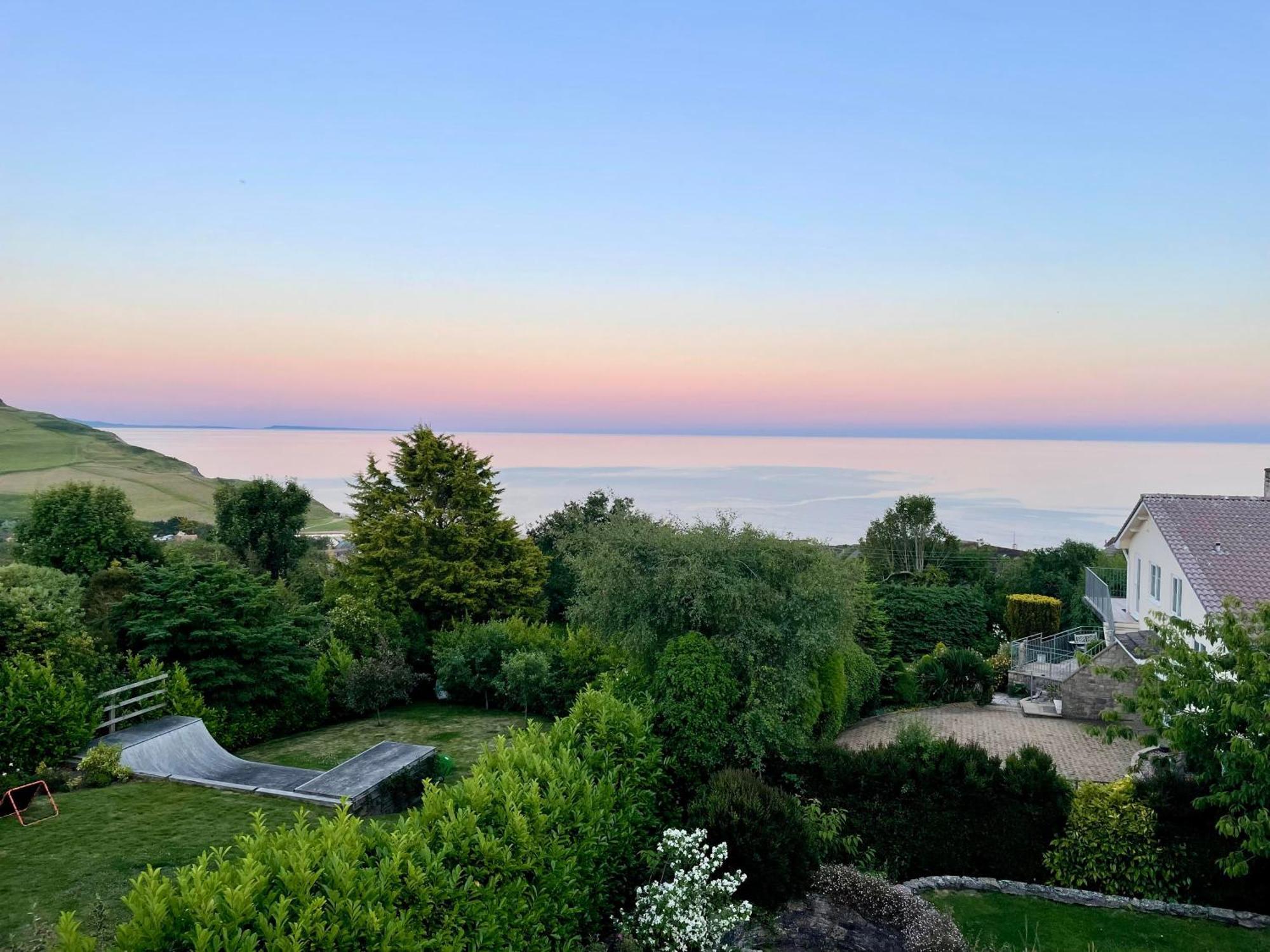 Stunning Charmouth Property With Bay Views! Екстер'єр фото